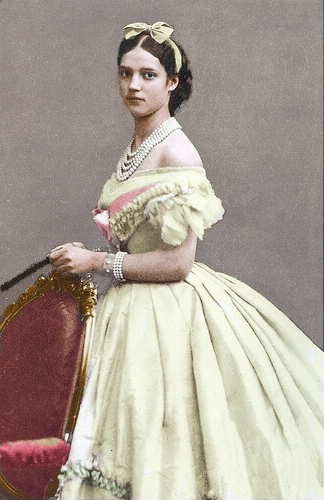 colorized image of Maria Feodorovna at age 17 in Denmark